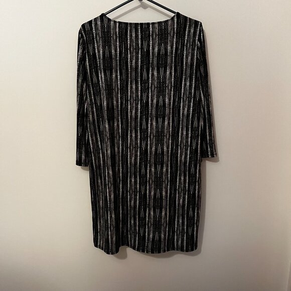 NEW/No Tags BCBG Maxazria Woman's Black & White Strip Dress / Size -  L - Picture 2 of 8